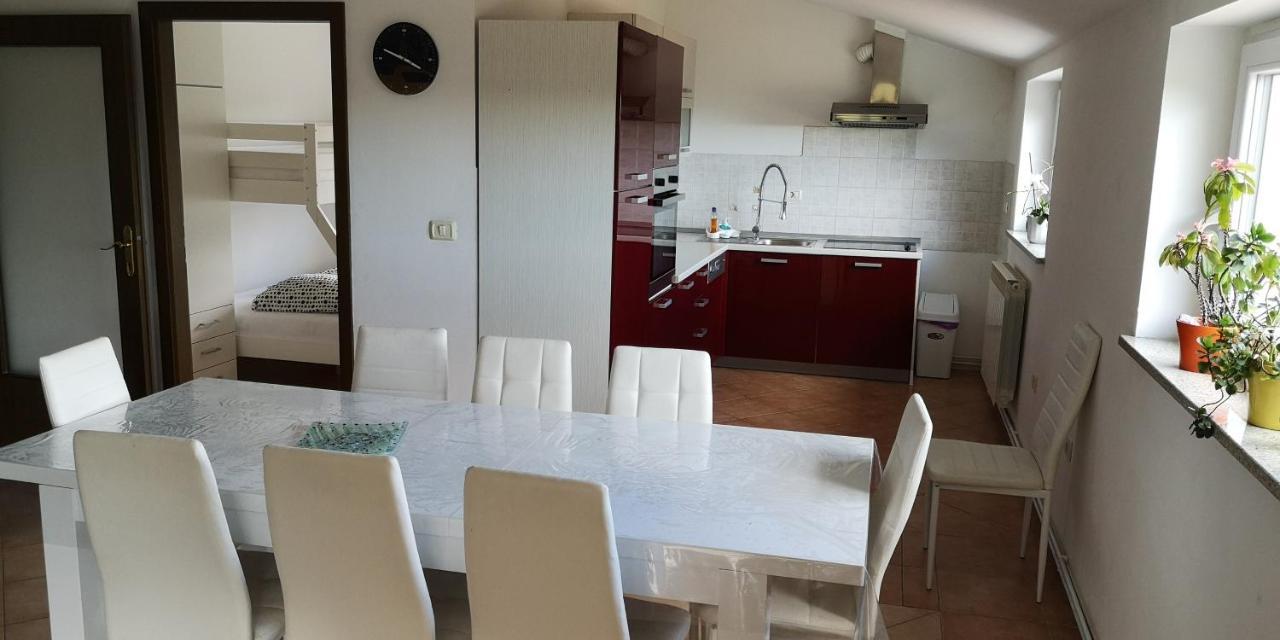 Apartma Ceh Gabrovica pri Črnem Kalu Екстериор снимка
